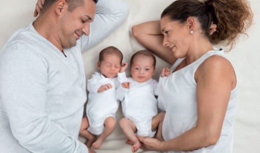 Des Jumeaux Ou Un Singleton Qu Est Ce Qui Change Baby Cie